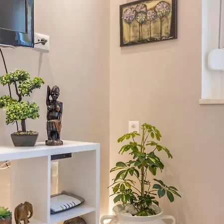 Artistic Chill Art 2+2.centar Of Split.