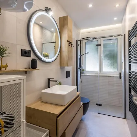 Artistic Chill Art 2+2.centar Of Split. Apartman Split